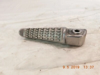 Reposapiés trasero izquierdo Kawasaki Ninja ZX-6R ZX-6RR ZX-6R ZX-6RR ZX-10R y Versys 650 Foto 1 de 4