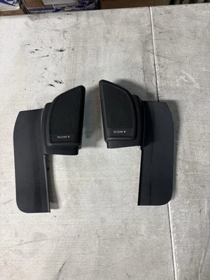 2016-2018 Ford Focus RS OEM Driver Door Tweeters Driver and Passenger Side - Image 1 of 2