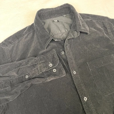 Camisa Uniqlo Para Hombres M Negra Pana Cordón Trabajador Sobrecamisa Tareas de Fábrica Foto 1 de 4