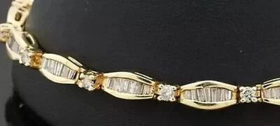 Женский теннисный браслет багет с бриллиантами 6 карат с покрытием из желтого золота 14 карат - Изображение 1 из 4