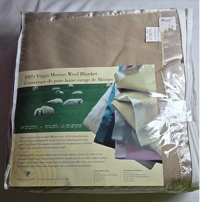 Vtg Virgin Merino Wool Queen Bed Blanket Highland Feather Beige Satin edge 90x90 - Image 1 of 4