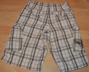 NUEVO PANTALÓN CORTO LARGO CARGO A CUADROS GRIS BLANCO LEE CON CINTURA AJUSTABLE. TALLA 12. - Imagen 1 de 4