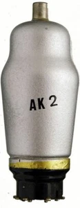 AK2 Oktode. Eine Radioröhre von Electron, silberfarben beschichtet. ID20230 - Picture 1 of 3