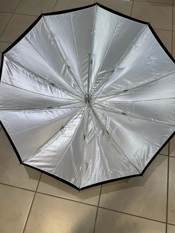 PHOTEK 46" Umbrella with Black Cover Photo Photography - Image 1 of 4