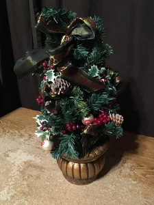 WATERFORD HOLIDAY HEIRLOOMS TABLETOP CHRISTMAS TREE 16" / WRONGWAY052 - Picture 1 of 7