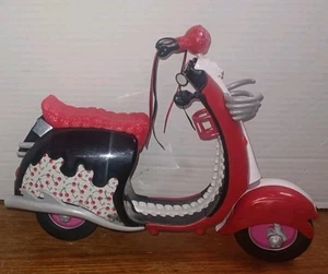 Monster High Ghoulia Yelps Scooter Mattel 2011 En muy buena condición - Imagen 1 de 8