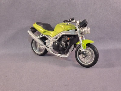 Triumph Motorcycle Maisto Road & Track  SpeedTriple Green Posable Diecast 1:18 - Image 1 of 4
