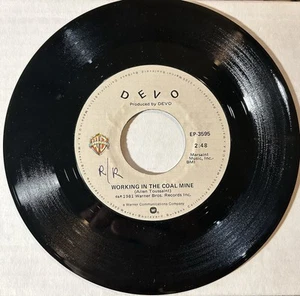 Devo 7" 45 Record Working In The Coal Mine Warner Brothers EP-3595 1981 - Bild 1 von 2