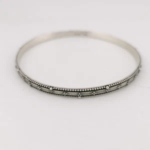 Satya Sterling Silver 4.2mm Satin Finish Beaded Flower 7.5 in Bangle Bracelet - Picture 1 of 9