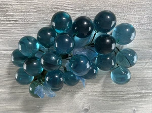 21 Count MCM Vintage 60s Lucite Teal Blue Grape Cluster 1.75" Plastic Leaves - Picture 1 of 10