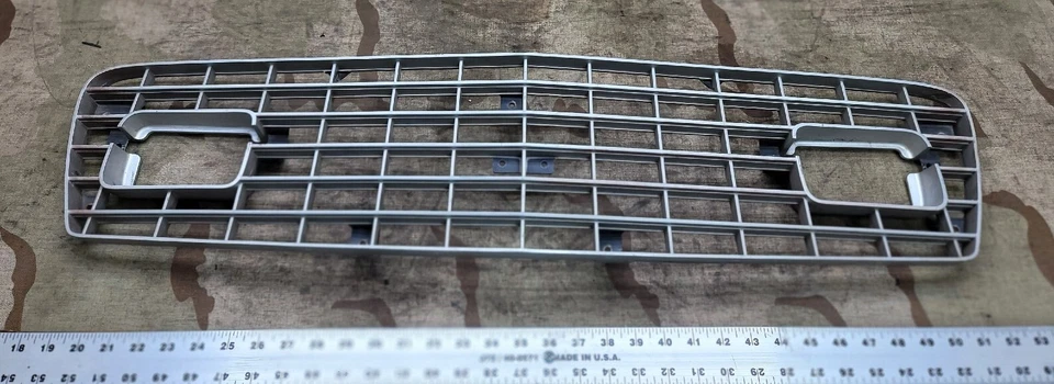 Mustang II Fastback 1975 1976 1977 1978 cupé Mach 1 Ghia parrilla delantera original  Foto 1 de 4