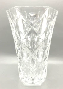 Vintage lead crystal vase 6.5 inches tall 4.75 Dia - Picture 1 of 4