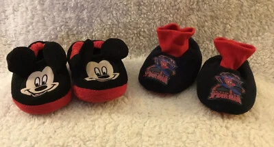Zapatillas de dormitorio Spiderman talla 5/6 y zapatillas Disney Mickey Mouse talla 9/10 Foto 1 de 4