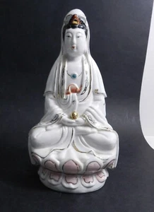 QPR-4 -- CHINESE PORCELAIN FIGURINE KWAN YIN Buddha of Compassion 7 1/2" - Picture 1 of 9