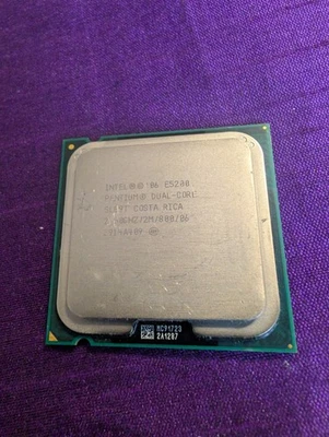 INTEL SLB9T Dual Core E5200 2.5GHz Socket 775 Processor CPU 2.5/800/2048 details - Image 1 of 3