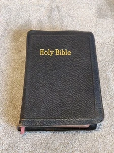 HOLY BIBLE KJV Teacher's Edition Holman Red Letter Black Leather - Foto 1 di 7