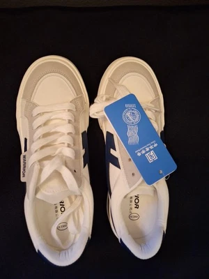 帆布橡胶鞋底休闲运动鞋 — 第 1/4 张图片