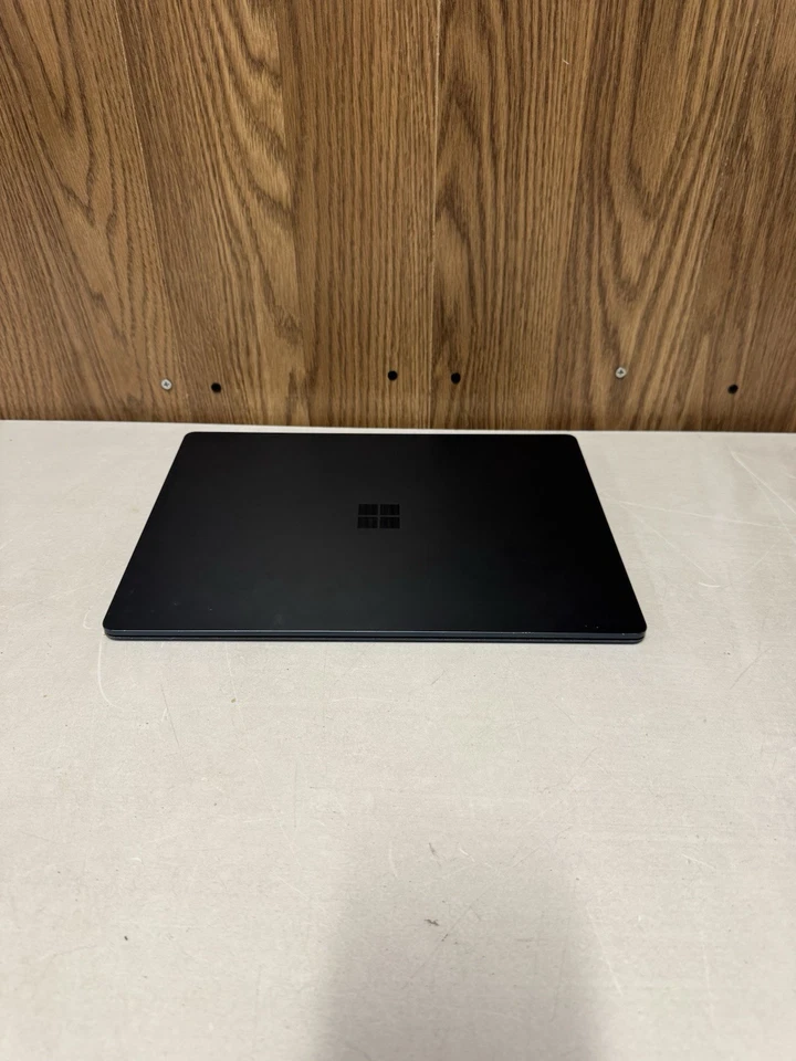 Notebook Microsoft Surface 13,5", Borgonha, Não Funciona Apenas Peças - Imagem 1 de 4