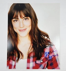 Foto firmada por la actriz Jeanne Syquia 8x10 (sin certificado de autenticidad)  - Imagen 1 de 8