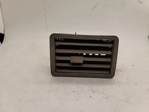 1991-1998 Isuzu Pickup A/C Vent 8-94435-488-C - Foto 1 di 8