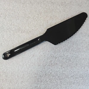 Tupperware Black Serrated Edge Cake Pie Slicer Cutter Knife #1819-10 - Picture 1 of 4