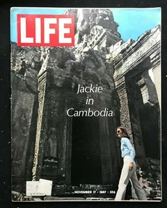 LIFE Magazine - Nov 17 1967 - JACKIE KENNEDY / Marijuana / Russian Circus - Picture 1 of 1