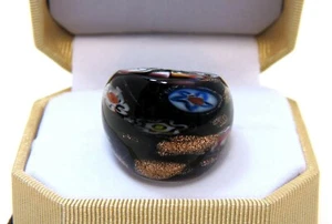 Anillo Bling Vidrio Soplado a Mano Tema Floral Negro y Abstracto Arte Boho Talla 7 - Imagen 1 de 5