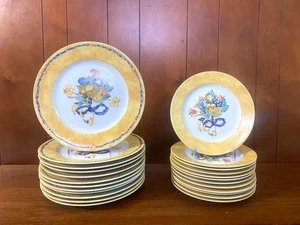 Bernardaud Limoges "Borghese" set di 12 piatti da pranzo e 12 insalata, bordo giallo - Foto 1 di 16