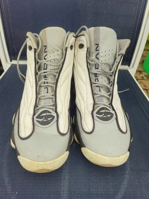 Talla 13 - Zapatillas de baloncesto Jordan Pro Strong 407285-013 blancas negras grises Foto 1 de 4