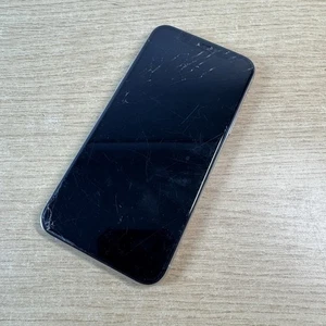 Apple IPhone 11 Pro UNTESTED grey Cracked Screen READ DESCRIPTION - Picture 1 of 10