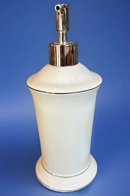 "Bomba de loción Creative Bath cerámica blanca con borde plateado Regency 9,5""H" Foto 1 de 4