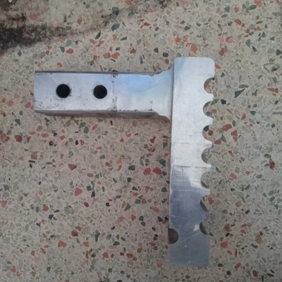 Estante ajustable de aluminio Andersen de 10" Drop/Rise para enganche rápido de 2" Foto 1 de 4