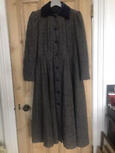 Vintage Laura Ashley Victorian Wool Velvet Collar Dark Academia Coat Tweed