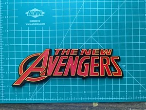 Marvel Los Nuevos Vengadores 3D Impreso Logo Exhibición Letrero Estante Pared - Imagen 1 de 1
