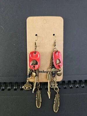 Pendientes colgantes bohemios steampunk rojo negro bronce corazón pluma flecha alambre oreja Foto 1 de 4