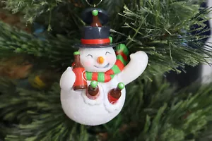 Muñeco de nieve con vientre de cerveza alegre árbol de Navidad sello recuerdo adorno nuevo en caja - Imagen 1 de 2