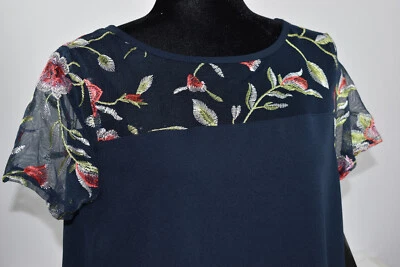 Nuevo Vestido recto AGB Talla 10 Azul Marino Multicolor Floral Bordado Malla Hasta la Rodilla Foto 1 de 4