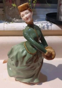 Royal Doulton HN 2318 GRACE Fine Porcelain Pretty Lady Figurine - Picture 1 of 4