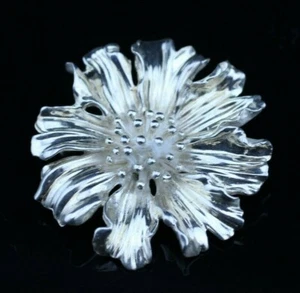 Broche de flor de caléndula plateada Tiffany & Co. - Imagen 1 de 3