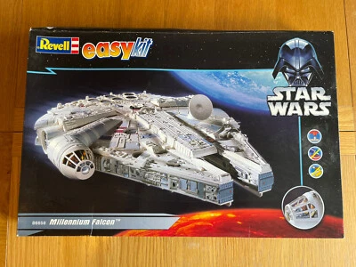 Revell Easy Kit Millennium Falcon  - Image 1 of 4