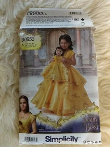 Simplicity 8405 0653 La Bella e la Bestia Belle Ragazze Modello Vestito Bambola 3-8 e 18" - Foto 1 di 9