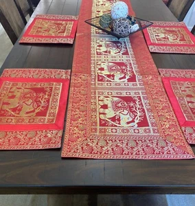 Juego de Corredor de Mesa Rojo Mesa Colocador Brocado Seda Mesa Decoración Set Regalo Boda - Imagen 1 de 5