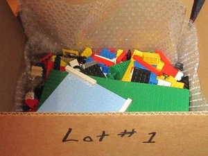 GRANDE LOTTO ASSORTITO DI LEGO IN SCATOLA CON PIASTRE BASE E ALTRO LOTTO #1 - Foto 1 di 5