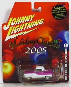 Coche Johnny Lightning 2005 Holiday Classics 1958 AMC Metropolitan 58 rosa 1:64 - Imagen 1 de 7