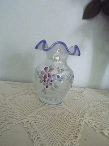 Fenton Optic Swirl Vase, HP Veilchen, Blue Crest, signiert - Bild 1 von 6
