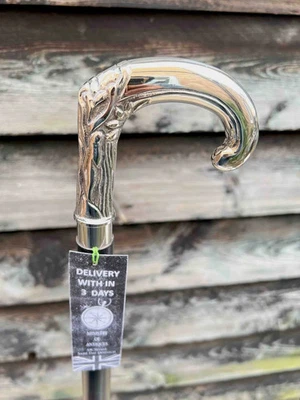 Bastón clásico plegable de madera negro con mango Derby plateado - atemporal Foto 1 de 4