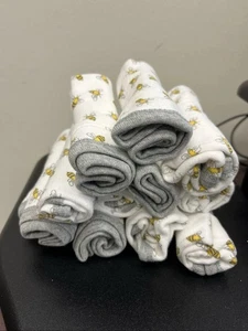 Lot Of 12 Burt's Bees Baby 100% Organic Cotton Washcloths - Bee Pattern - Picture 1 of 3