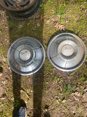 1970 1971 Dodge Charger hubcap lot of 2 hub cap hubcap wheel cover 14 inch 14" Foto 1 de 4