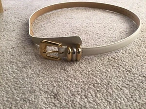 KENNETH COLE OFF WHITE WOMENS LEATHER BELT- SIZE MEDIUM - Picture 1 of 9