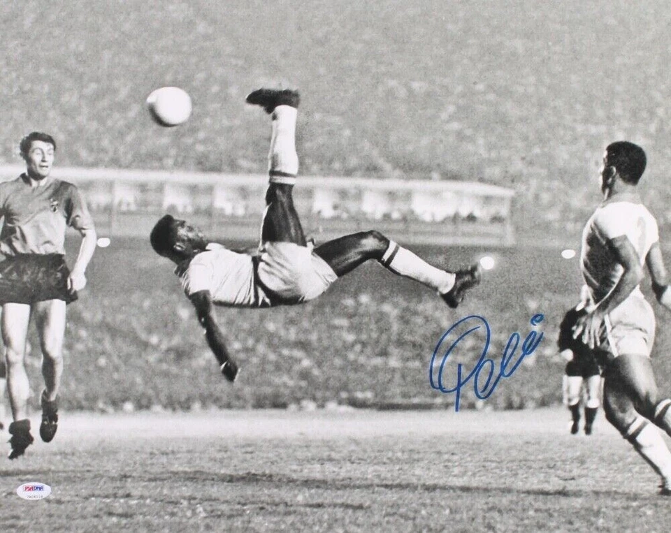 PELE - REIMPRESIÓN FOTO FIRMADA BRILLANTE 8 1/2 X 11 Foto 1 de 1